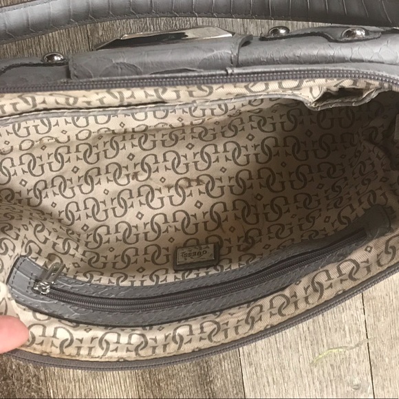 GUESS Handbag Purse - Picture 5 of 5